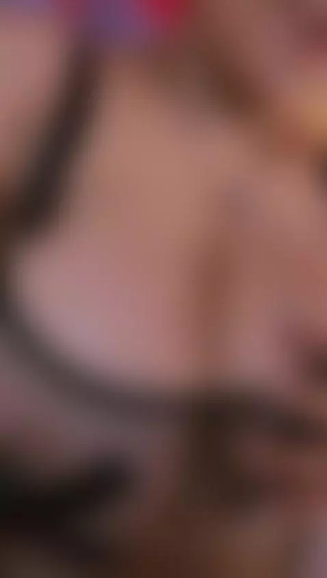 I'm online ready for you to make me yours😈😏🙊 by leoniewinters