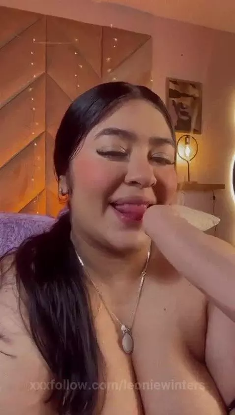 put your cock deep in my mouth and give me all your milk💦😈 by leoniewinters