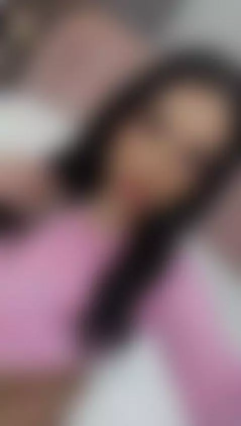 It's getting hotter in here, need some help 😍😍😍Tonight onlin... by anaisbloom