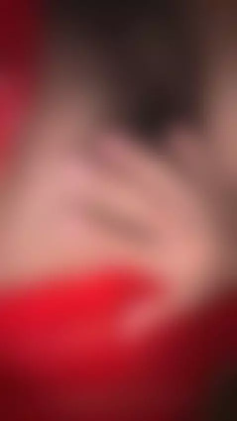 Watching TV while my pussy gets wet by alanna22