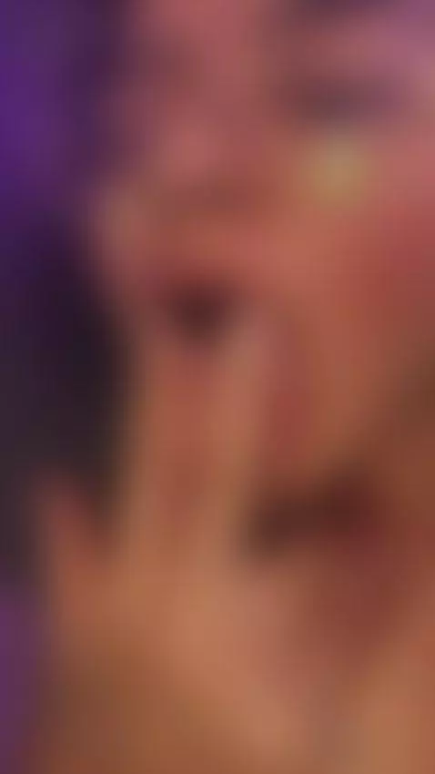 Te gusta con mucha saliva o poca ? 🤤🤤🤤 by alanna22