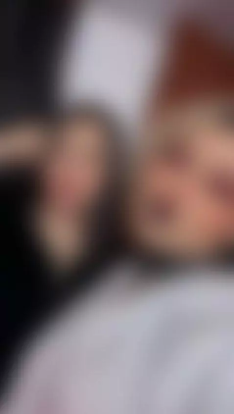 Hi honey,
tok tok is anyone home? by llanaa