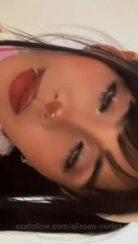 Just kiss me and let me take the initiative 😻 by alisson-cortez