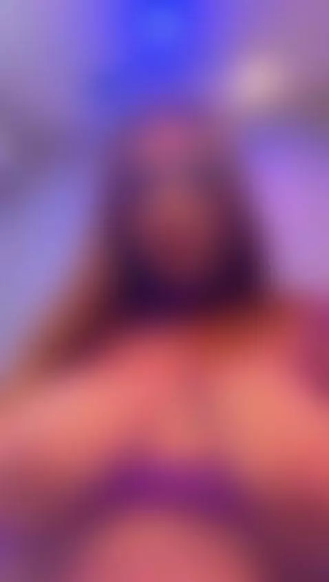 Happy Friday🍑😈 by dannaamonroe