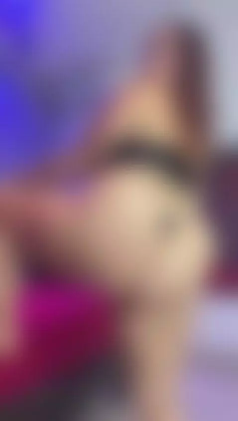 Come get lost between these curves 💦  https://www.camsoda.co... by dannaamonroe