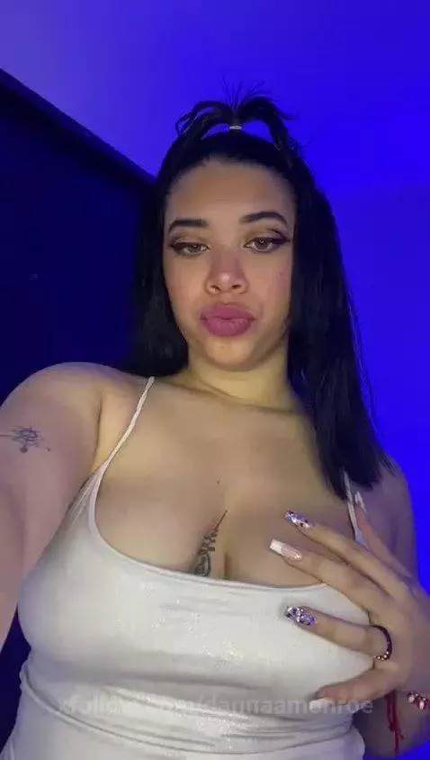 I wish you have a great week... Begin it with me😉😈 by dannaamonroe