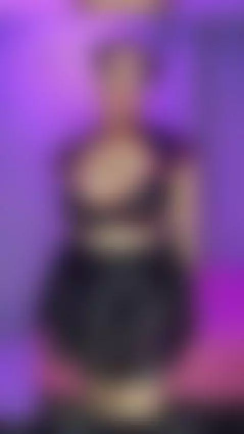 live now! by dannaamonroe