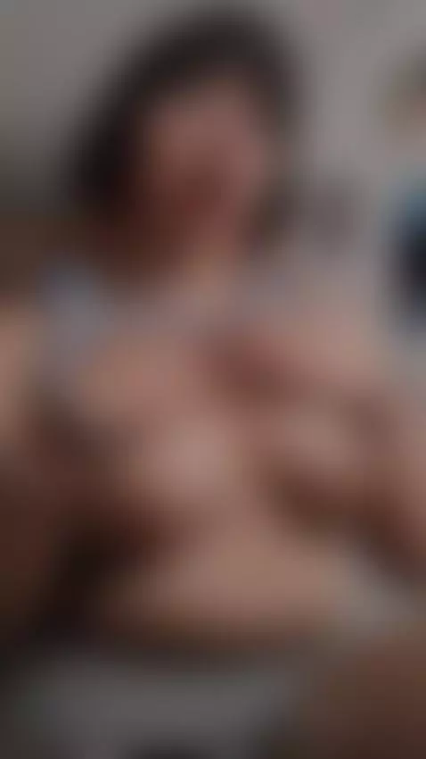 La chica de rayas y boobis hermosas 🥰🤤🍒 by nanabelaa