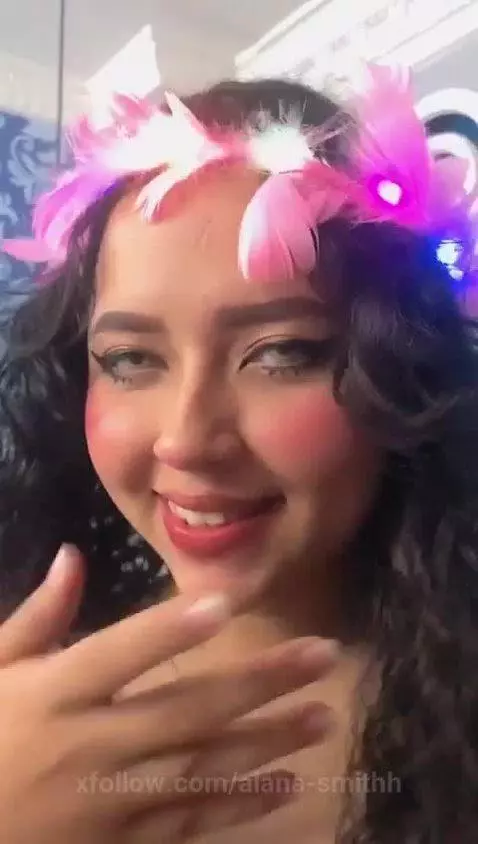 Hey honey! Your cute girl it's ready to make you so happy! by alana-smithh