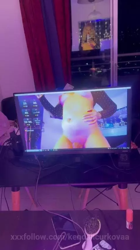 im hot by kendallcurkovaa