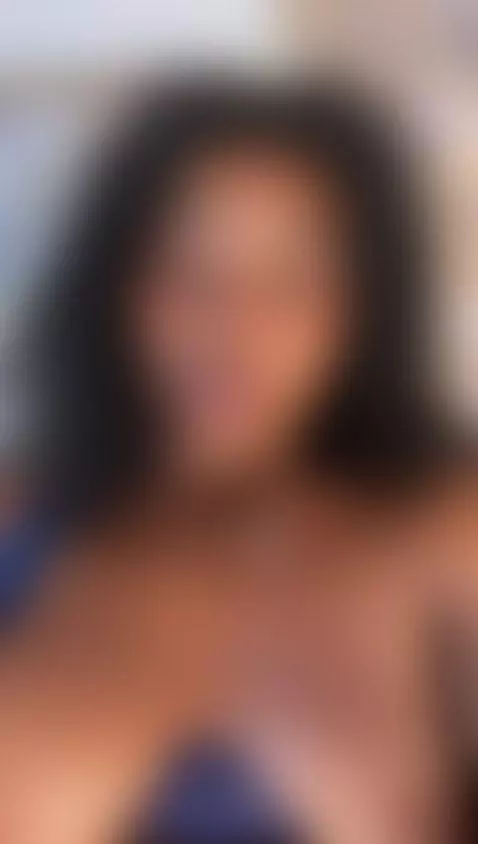 come on kiss me big lips by maryyjohnson