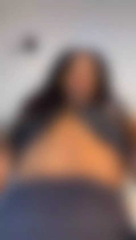 wanna see whats under my skirt?
https://www.camsoda.com/mary... by maryyjohnson