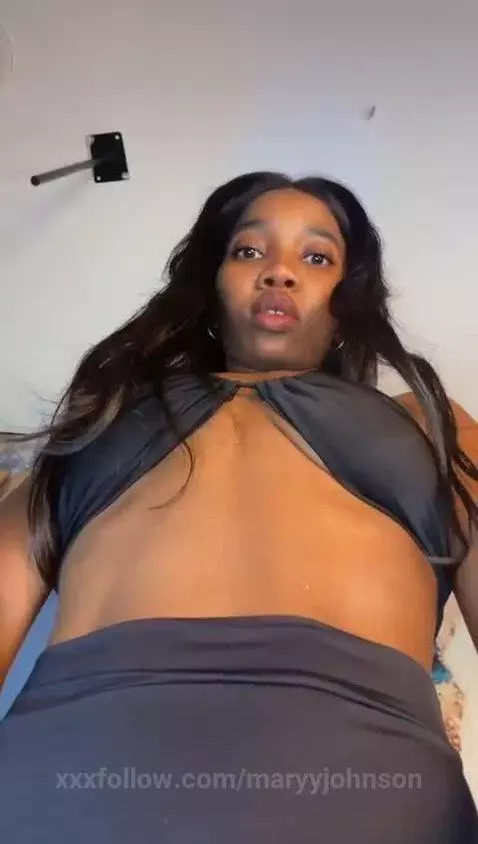 wanna see whats under my skirt?
https://www.camsoda.com/mary... by maryyjohnson