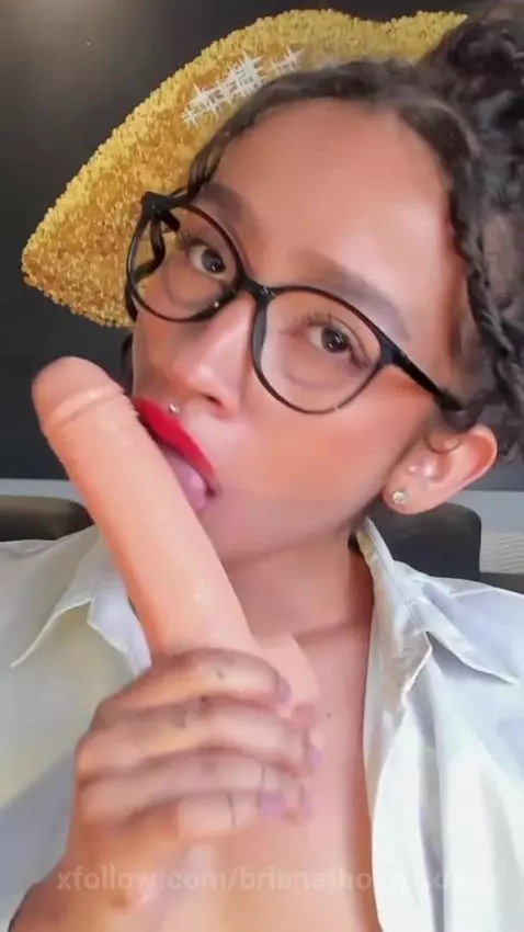 Al jefe le gusta que nos despertemos así ? by brianathompson