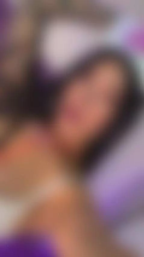 Does something hurt you, sweetheart? by annerich