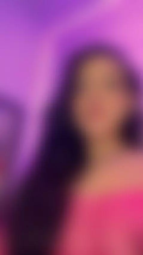 My tiny oiled feet are begging for your attention… wanna pla... by zarahfoster