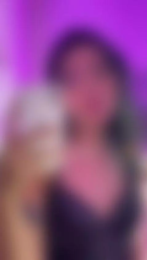 live now! by zarahfoster