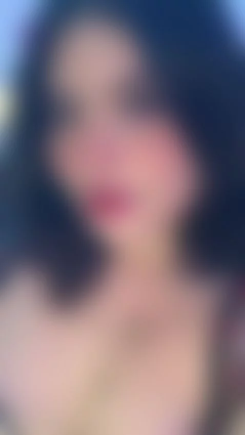 Hello babies♥️today I woke up wanting to eat everyone!! Or h... by connierouse