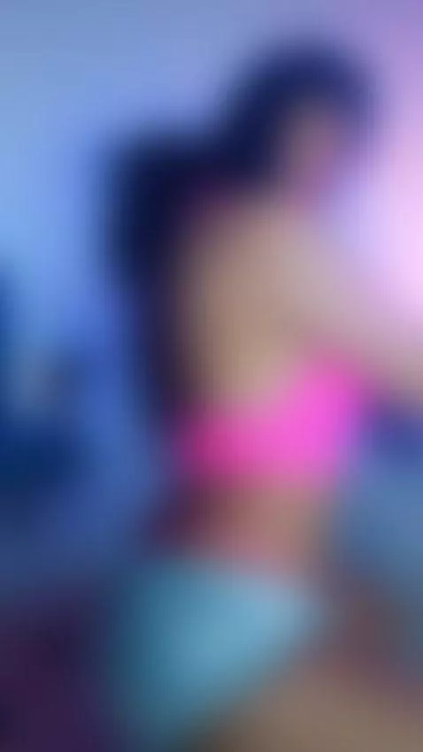 Gyal uhs by jadeeleee