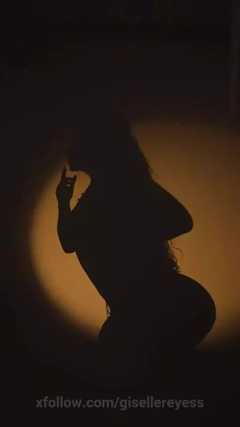 Seduction game in my live show by gisellereyess