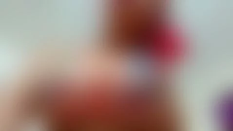 ¿Should I take off my bra? 🥵 Come here! by colombianmilf