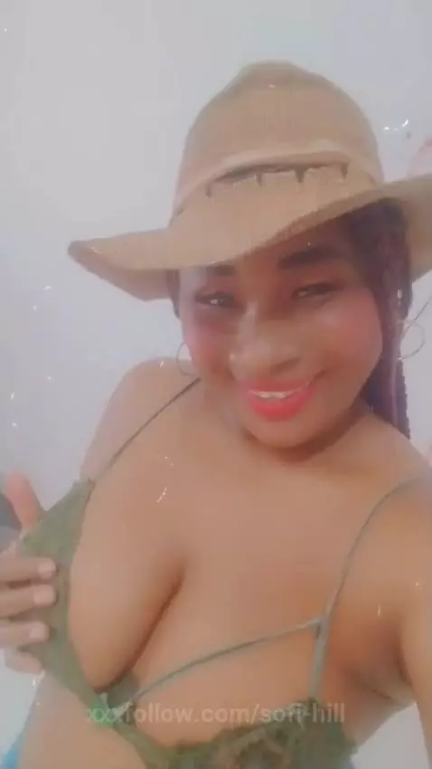 Sexy milf by sofi-hill