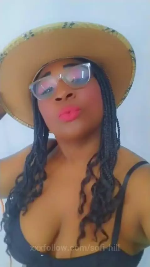 How hot I'm by sofi-hill