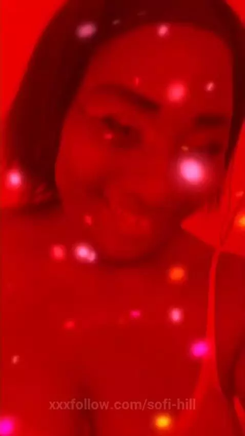 Click my link and dive into all my curves 🍑💦 https://camsoda... by sofi-hill