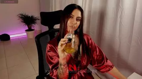 cheerssss by jaaadeee