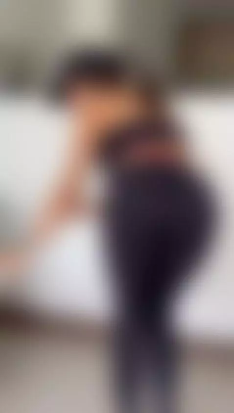 slow movement 🫢🍒 by alexaporter