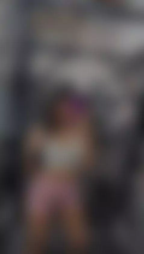 very hot in the gym by alexaporter