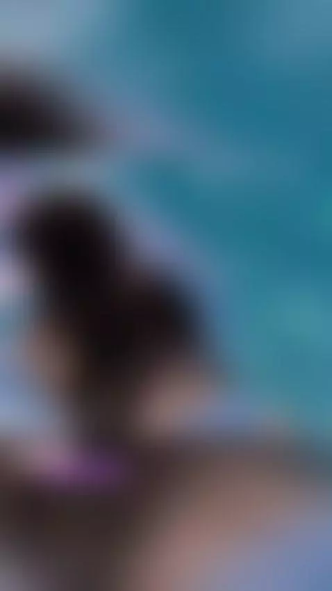 D.VA chills in the pool by visceralvixen69