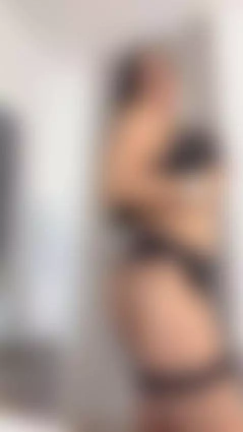 Let's start this Monday with a good ass bounce in your hard ... by karla-hudsson