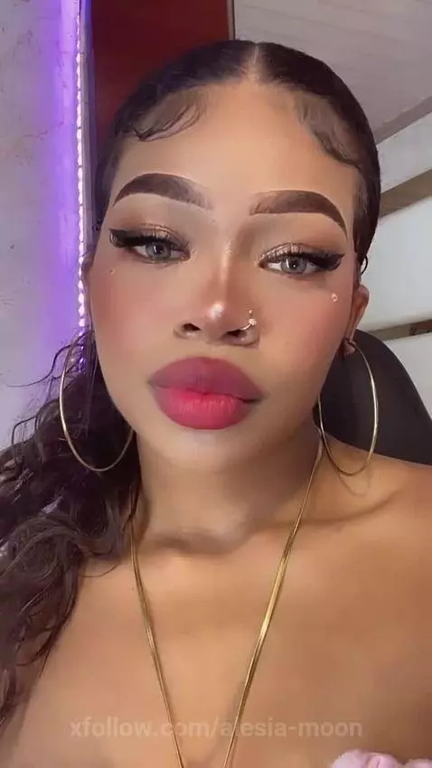 On line 🌸 by alesia-moon