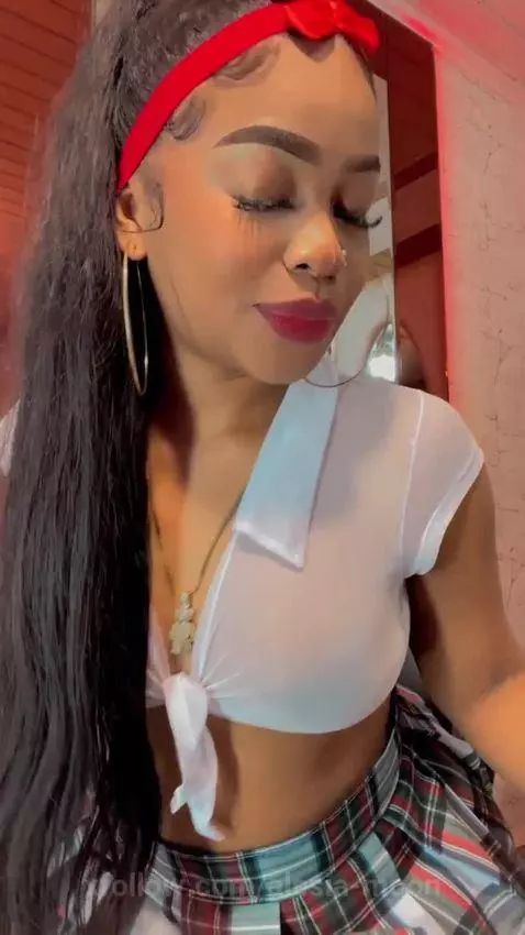 Hl guys, on line.❤️👩🏽‍🏫 by alesia-moon