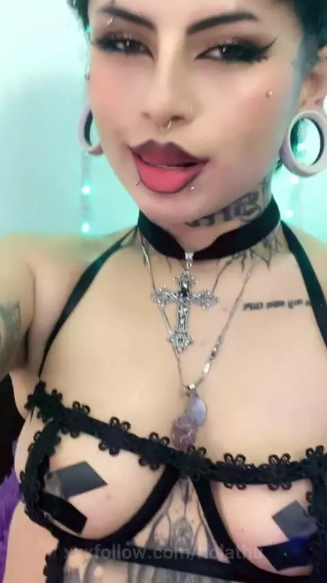 https://stripchat.com/Rainnbow_/follow-me hey 😏😏 by holathu