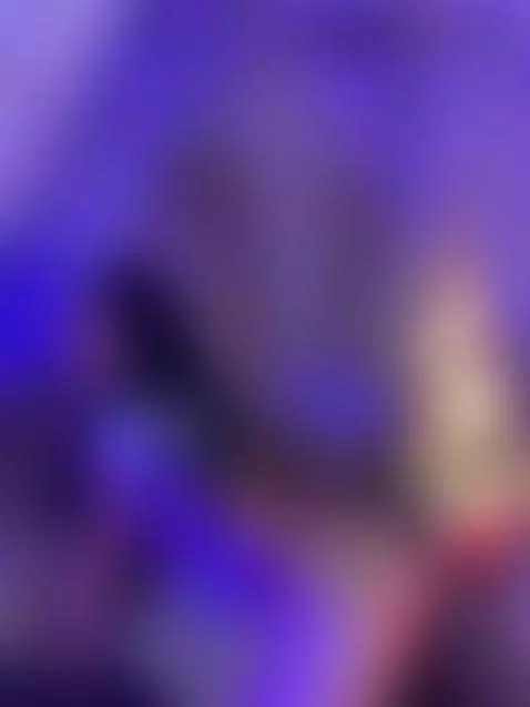 I'm Online! I would love for you to kiss these beautiful and... by bombshellll