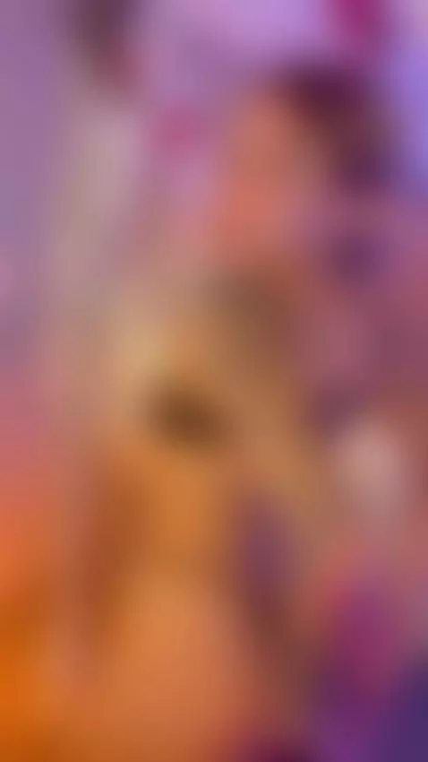 Come here and turn my ass red with your spanks 🔥 by bombshellll