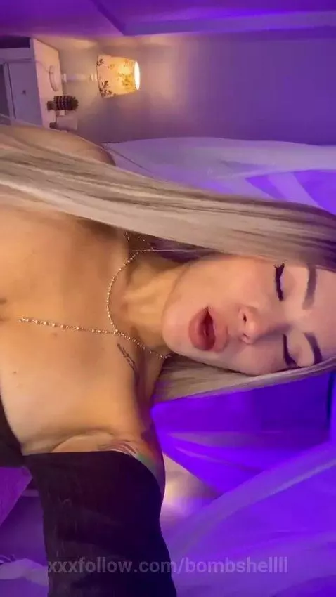 You don't know everything that goes through my mind when you... by bombshellll