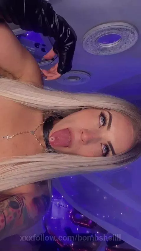 My naughty tongue needs to feel a cock right now by bombshellll