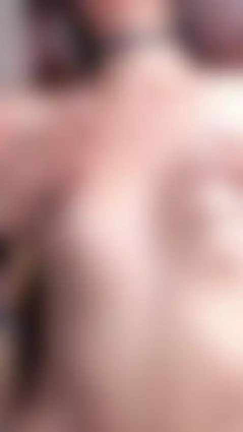 Come honey, play with my horny body by oriana3