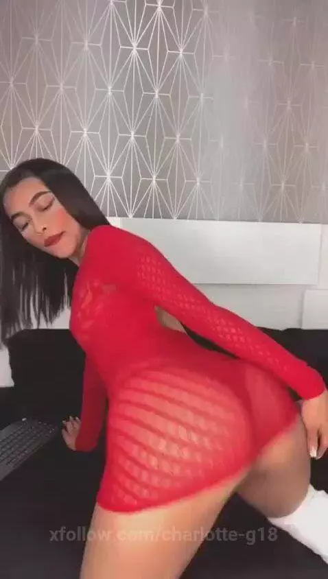 My big booty is ready for a hot and sensual shaking meanwhil... by charlotte-g18