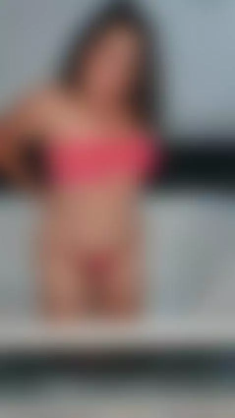 I'm sharing a hint about my outfit today so you can come to ... by heidy-jhons