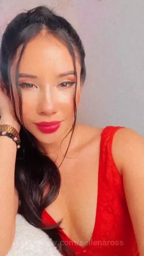 lovee by sellenaross