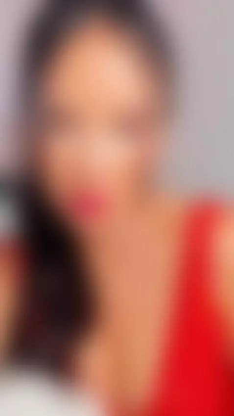 I WOULD LIKE TO SUCK YOUR COCK WITH MY RED LIPS💋😈 by sellenaross