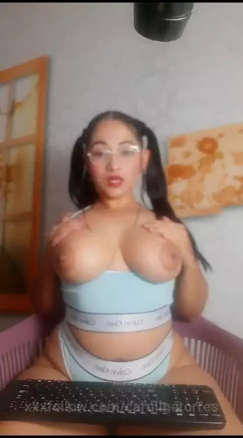 Want to cum on my bigtits? by carolinetorres
