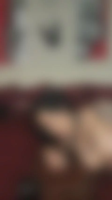 Live on camsoda right now 😏 by darcydiamond