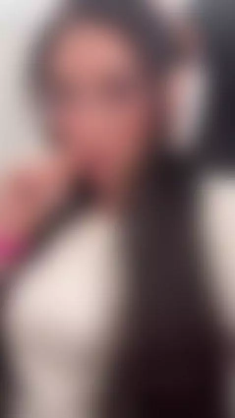 I masturbated on the plane and had such a good orgasm. IG:MI... by luucyjoness