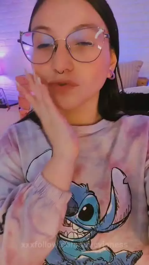 Do you want to see how I give you a delicious blowjob? by luucyjoness