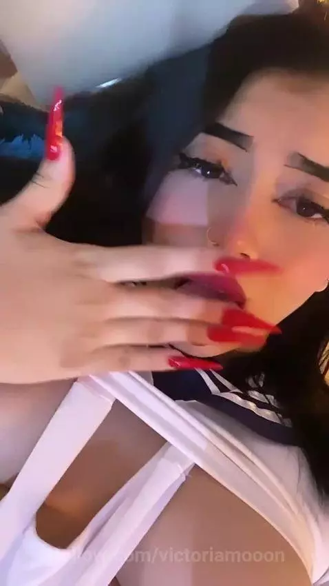 🫣 by victoriamooon